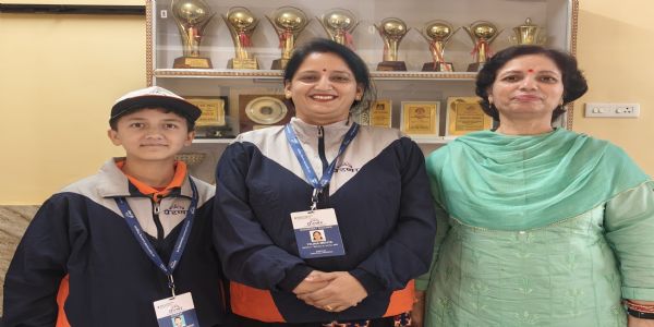 राष्ट्रीय प्रेरणा उत्सव में सिरमौर की छात्रा वंशिका पुंडीर ने बढ़ाया जिले का मान