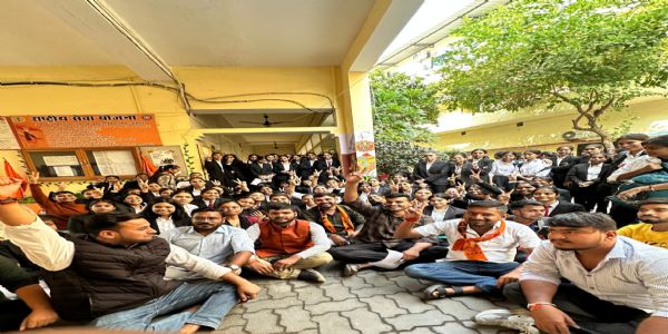 अभाविप के आंदोलन से झुका आर्य कन्या डिग्री कॉलेज प्रशासन, वापस लिया फीस वसूली का निर्णय