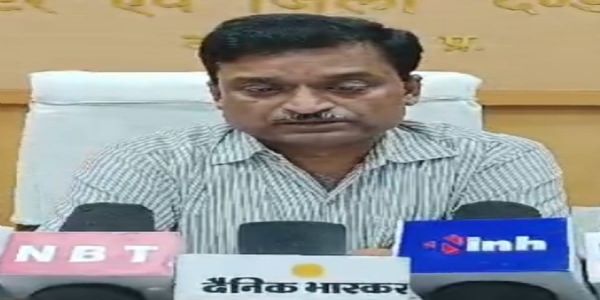 उमरियाः जिला निर्वाचन अधिकारी ने लापरवाह बी एल ओ को किया निलंबित