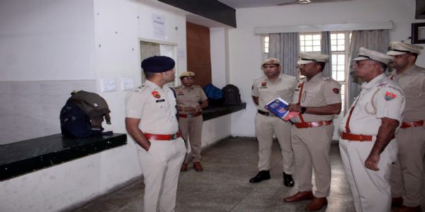 फतेहाबाद : एसपी ने खुले दरबार में सुनी पुलिस कर्मचारियों की समस्याएं