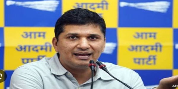 एमसीडी के 12 वार्डों में उपचुनाव के लिए आआपा उम्मीदवारों ने भरा नामांकन