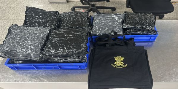 एयरपोर्ट पर बड़ा खुलासा, एनआईए का फर्जी कार्ड और 11 किलो से ज्यादा हाइड्रोपोनिक वीड बरामद