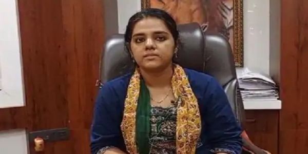 मप्रः कांग्रेस विधायक पर रिश्वत मांगने का आरोप लगाने वाली डीएफओ को हटाया, चार अन्य अफसरों के तबादले