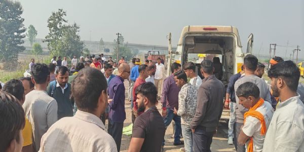 सुलतानपुर : सड़क हादसे में एक की माैत, दो घायल