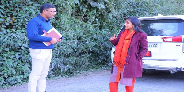 मरम्मत कार्यों में अनियमितता पर जिलाधिकारी नाराज