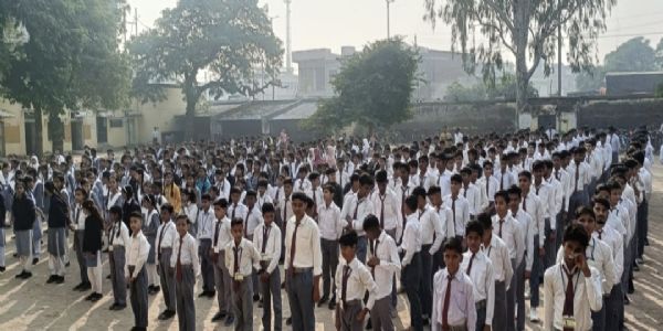 राष्ट्रगीत के सामूहिक गायन पर दिखा देशभक्ति का जज्बा