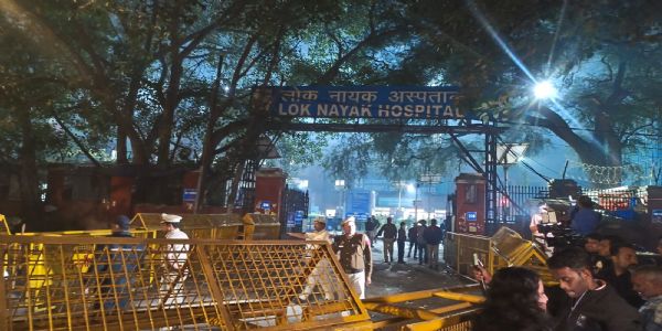 लाल किला कार विस्फोट के घायलों से मिलीं मुख्यमंत्री रेखा गुप्ता