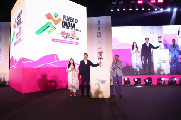 खेल मंत्री राठौड़ ने खेलो इंडिया यूनिवर्सिटी गेम्स के आधिकारिक लोगो, मैस्काट, एंथम, टॉर्च और जर्सी को किया लाँच