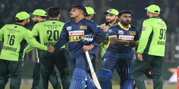 पाकिस्तान और श्रीलंका के खिलाड़ी