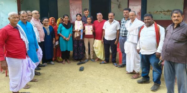 स्व. विजय नारायण चौधरी की स्मृति में हुआ वार्षिक ग्रामीण भोज एवं छात्र सम्मान समारोह