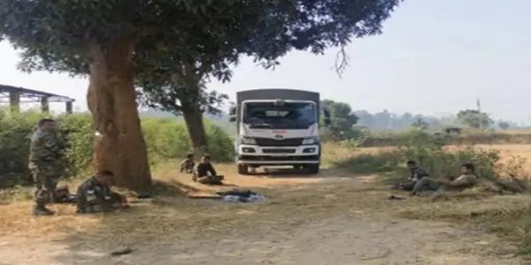 बलरामपुर पुलिस कस्टडी मौत पर उबाल : चौथे दिन भी नहीं हुआ अंतिम संस्कार, परिजन दोबारा पोस्टमॉर्टम और एक करोड़ मुआवजे की मांग पर अड़े