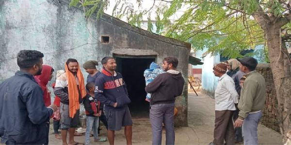 सरायकेला में घर के दरवाज़े में ड्रिल कर चोरों ने की जेवरात सहित लाखों की चोरी