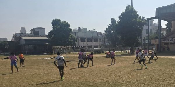 राज्य स्तरीय हैंडबाल प्रतियोगिता सीनियर पुरुष वर्ग के दूसरे दिन भी खिलाड़ियों ने दिखाया उत्साह