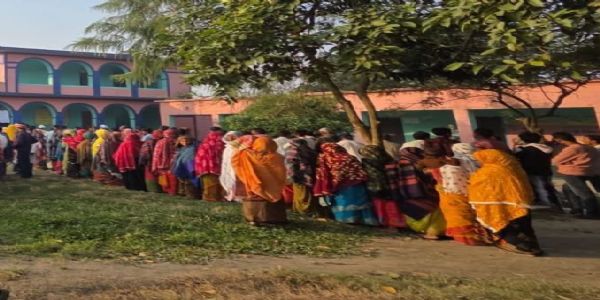 मतदान में आधी आबादी ने पुरुषों को छोड़ा पीछे, पुरुषों के अपेक्षा 15 फीसदी किया अधिक मतदान