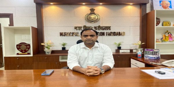 फरीदाबाद : सार्वजनिक स्थलों पर कूड़ा फैलाने पर लगेगा जुर्माना : धीरेंद्र खडग़टा