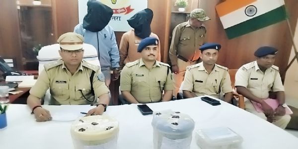 चतरा में 27 लाख के अफीम के साथ दो तस्कर गिरफ्तार