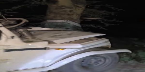 बलिया में बोलेरो पेड़ से टकराई, तीन की मौत