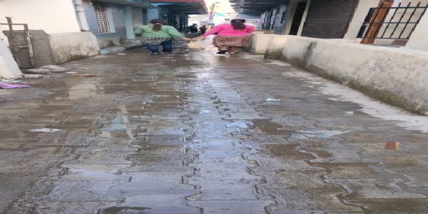 चिन्यालीसौड़ :  वार्ड 3 में  नालियों का गंदा पानी सड़क, राहगीरों को हो रही परेशानी