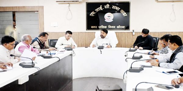 पी.एम.ए.वाई. शासन की महत्वपूर्ण व फ्लेगशिप योजना, योजना के कार्यो में कोताही स्वीकार्य नहीं - आयुक्त