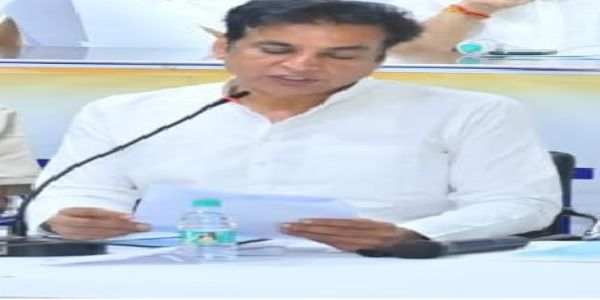 दिल्ली दमघोटू प्रदूषण के कारण गैस चैंबर बनी : देवेंद्र यादव