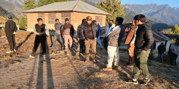 सुधार और सिल्हबुधाणी में राहत कार्यों की प्रगति का उपायुक्त ने लिया जायजा