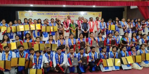रुहेलखंड विश्वविद्यालय - दीक्षांत समारोह में 94 मेधावियों को मिले स्वर्ण पदक, राज्यपाल संतोष गंगवार को लाइफटाइम अचीवमेंट अवार्ड