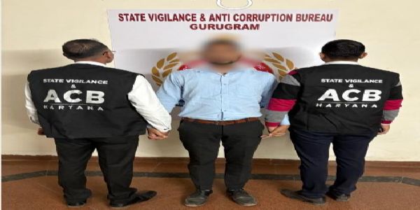 गुरुग्राम : तहसीलदार दो लाख रुपये की रिश्वत लेते गिरफ्तार