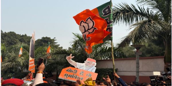भाजपा मुख्यालय में जीत का माहौल भाजपा मुख्यालय में जीत का माहौल