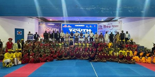 मंडलाः जिला स्तरीय युवा महोत्सव में कबड्डी मेट का उद्घाटन