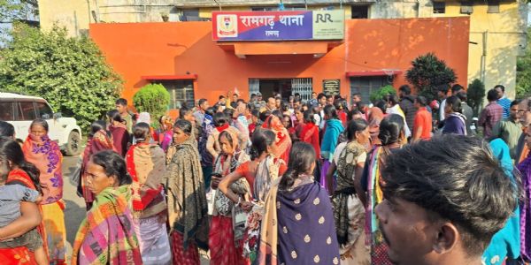 निर्माणाधीन शॉपिंग कंप्लेक्स में बिजली मिस्‍त्री की संदेहास्पद मौत