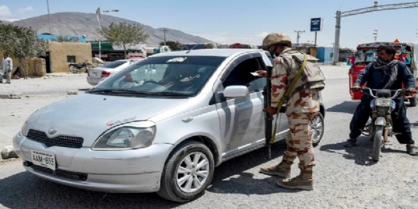 बलोचिस्तान में हर राहगीर पर कड़ी नजर रखी जा रही है। फोटो - द बलोचिस्तान पोस्ट