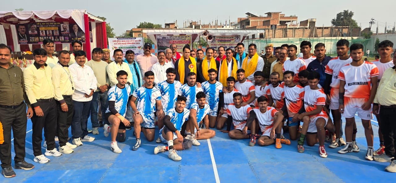 विजेता खिलाड़ियों के साथ अतिथि विजेता खिलाड़ियों के साथ अतिथि