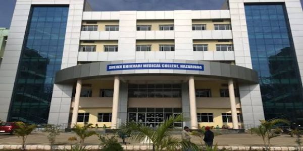 गो रक्षक को तस्करों ने शेख भिखारी मेडिकल इमरजेंसी वार्ड में दौड़ाकर पीटा