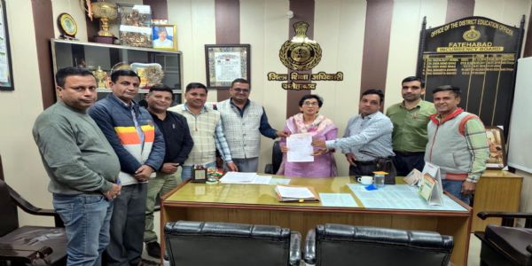 फतेहाबाद : शिक्षकों की मांगों को लेकर डीईईओ से मिला प्रतिनिधिमंडल