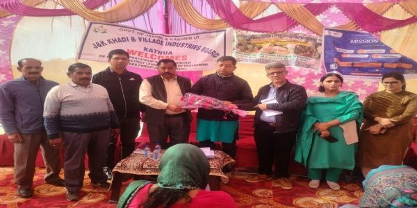 केवीआईबी कठुआ द्वारा हीरानगर की बागोचक पंचायत में जागरूकता कार्यक्रम आयोजित