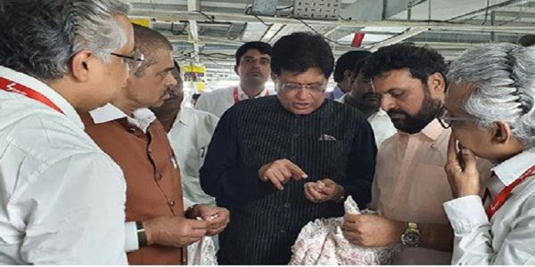 एसईजेड में उत्पादन बढ़ाने के लिए राहत उपायों पर विचार: गोयल