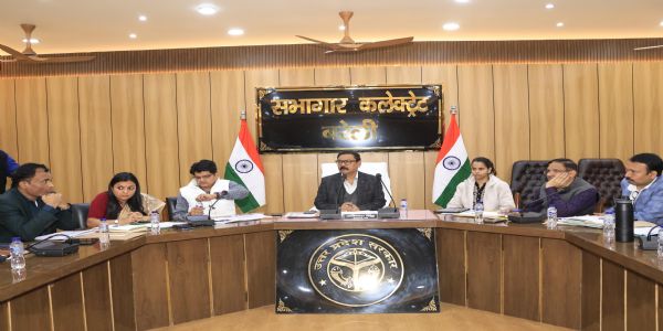 बरेली में जिलाधिकारी ने की विशेष प्रगाढ़ पुनरीक्षण-2026 और पंचायत निर्वाचन की समीक्षा