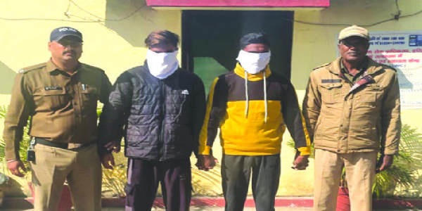 नशीले कैप्सूलों के साथ नर्सिंग के दो नशा तस्कर छात्र गिरफ्तार