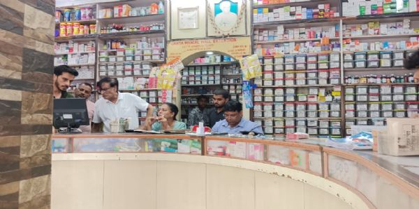 बरेली में नकली औषधियों पर बड़ी कार्रवाई, चार फर्मों के लाइसेंस निलंबित