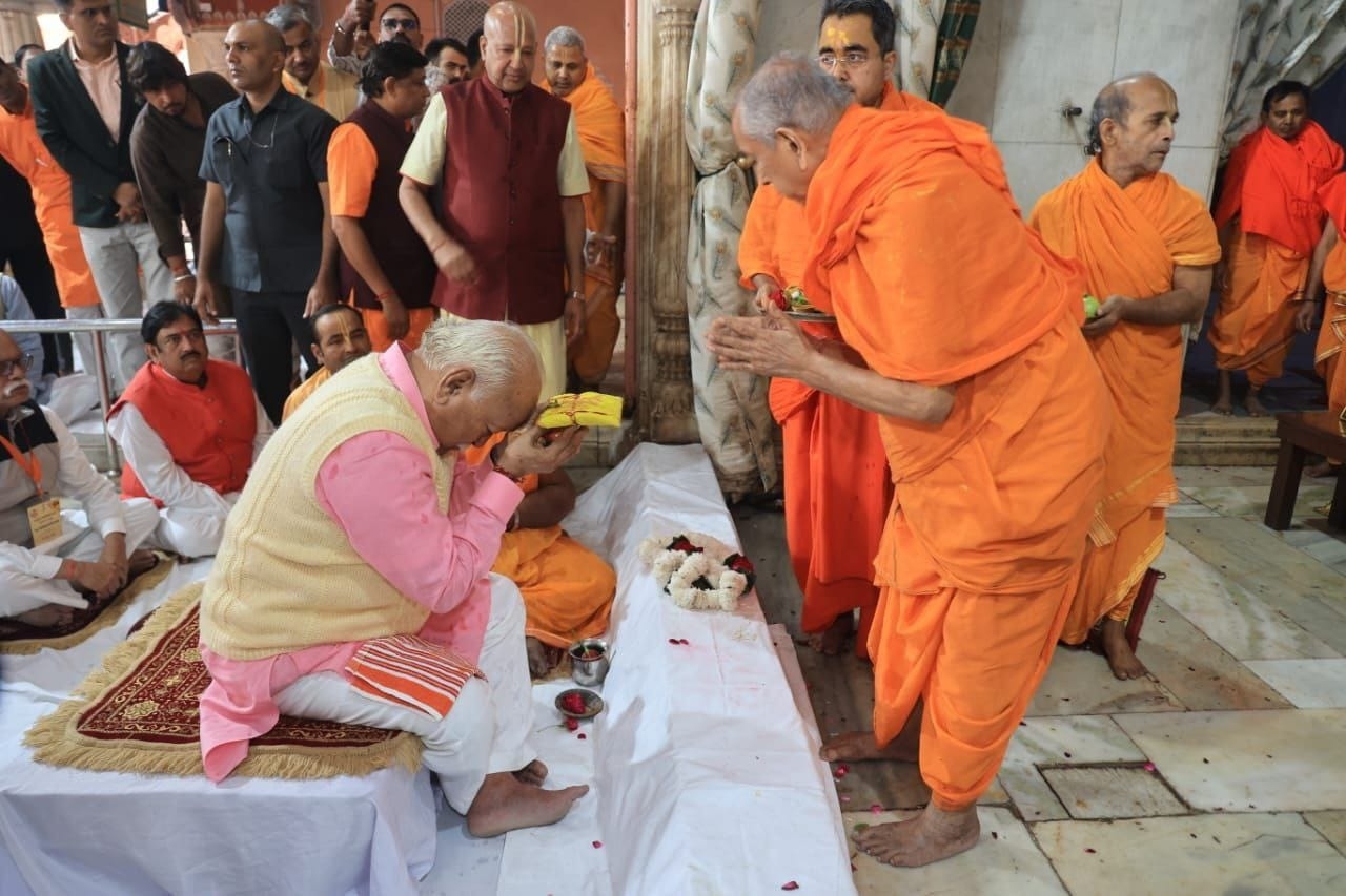 राष्ट्रीय स्वयंसेवक संघ के सरसंघचालक मोहन भागवत ने किए ठाकुर राधा गोविंद देवजी के दर्शन राष्ट्रीय स्वयंसेवक संघ के सरसंघचालक मोहन भागवत ने किए ठाकुर राधा गोविंद देवजी के दर्शन