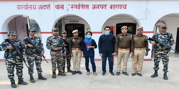 पाकिस्तानी नागरिक समेत दाे लाेग भारत-नेपाल सीमा पर गिरफ्तार पाकिस्तानी नागरिक समेत दाे लाेग भारत-नेपाल सीमा पर गिरफ्तार