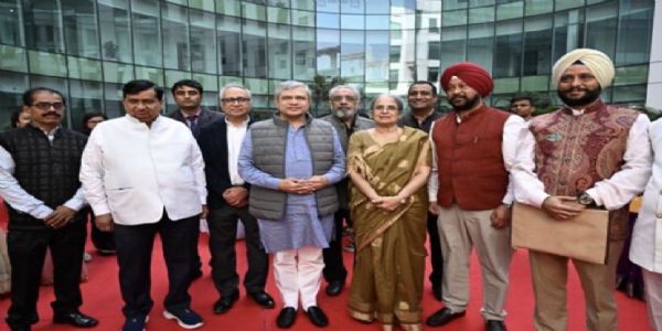 राष्ट्रीय प्रेस दिवस पर राजधानी दिल्ली में आयोजित कार्यक्रम, प्रेस की विश्वसनीयता बनाए रखने पर जोर राष्ट्रीय प्रेस दिवस पर राजधानी दिल्ली में आयोजित कार्यक्रम, प्रेस की विश्वसनीयता बनाए रखने पर जोर