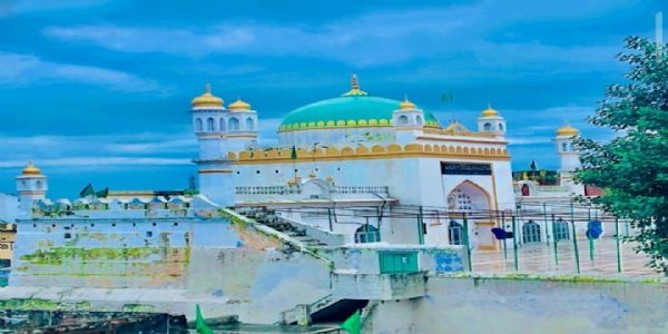 एएसआई टीम को संभल की शाही जामा मस्जिद का निरीक्षण करने से था रोका, अब मस्जिद कमेटी के दो लोगों पर एफआईआर दर्ज