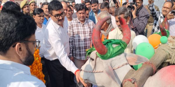 फर्रूखाबाद डीएम ने किसान सहकारी चीनी मिल के पेराई सत्र का किया शुंभारंभ