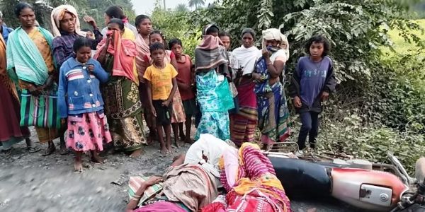 हादसे में बाईक सवार दो महिला की मौत, चालक बाल-बाल बचा