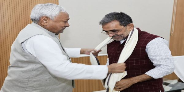 बिहार विधानसभा चुनाव में एनडीए की जीत के बाद नेताओं के बीच मुलाकातों का दौर तेज, नीतीश कुमार से मिले उपेंद्र कुशवाहा