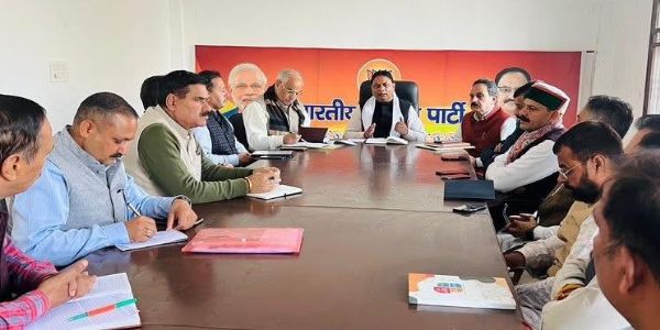 सत शर्मा, अशोक कौल ने उधमपुर में संगठनात्मक बैठक को संबोधित किया