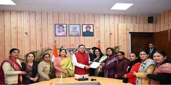 मुख्यमंत्री से आंगनबाड़ी कार्यकत्री और बार एसोसिएशन के दल ने की भेंट