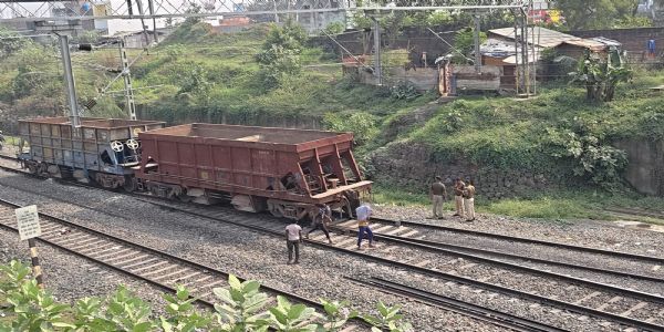 मालगाड़ी का पहिया पटरी से उतरा, टला बड़ा हादसा