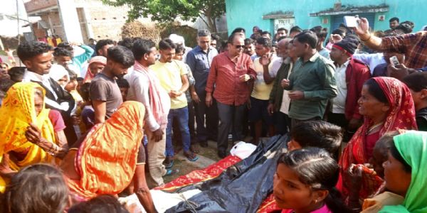 जामताड़ा सड़क हादसा: स्वास्थ्य मंत्री इरफ़ान अंसारी ने की परिजनों से मुलाकात,डॉक्टरों को दी कड़ी चेतावनी